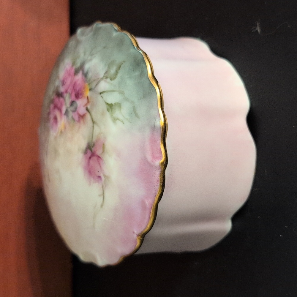 Vintage Trinket Powder Box - Picture 3 of 9